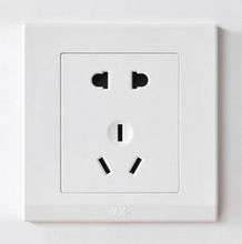 二三極插座與墻壁開關(guān)插座 價格、型號規(guī)格及門簾安裝注意事項